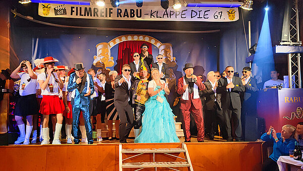 Schlussbild der 1. Prunksitzung 