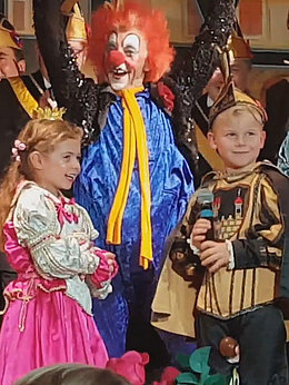 Prinzessin Laura I. mit Prinz Jonas I.